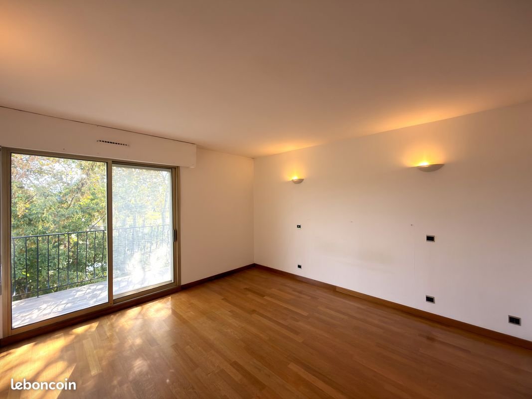 Appartement à louer, 80m², Marseille 8ème