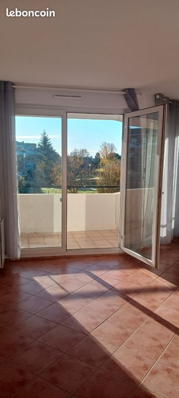 Appartement à louer, 65m², Seilh