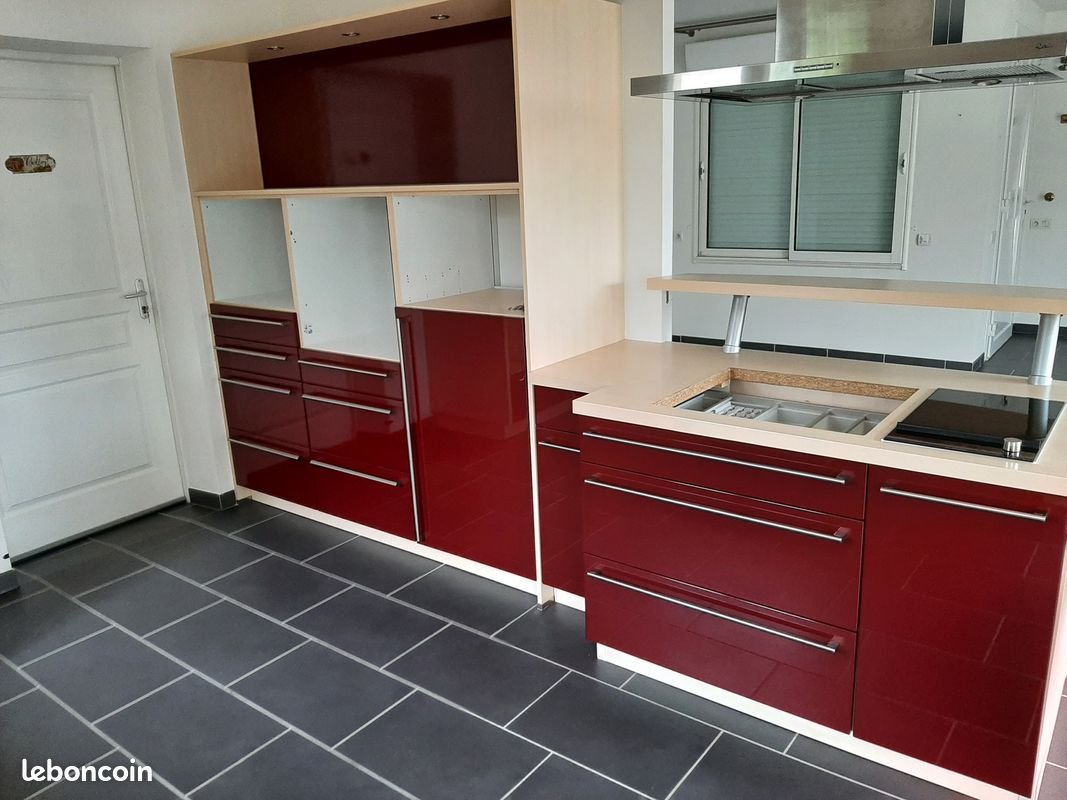Maison à louer, 95m², Pisany
