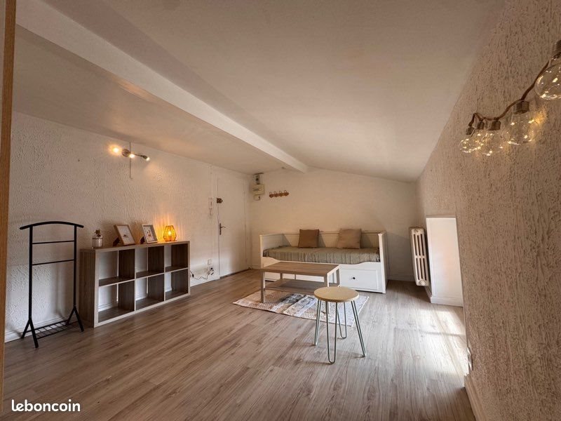 Appartement à louer, 24m², Aubenas