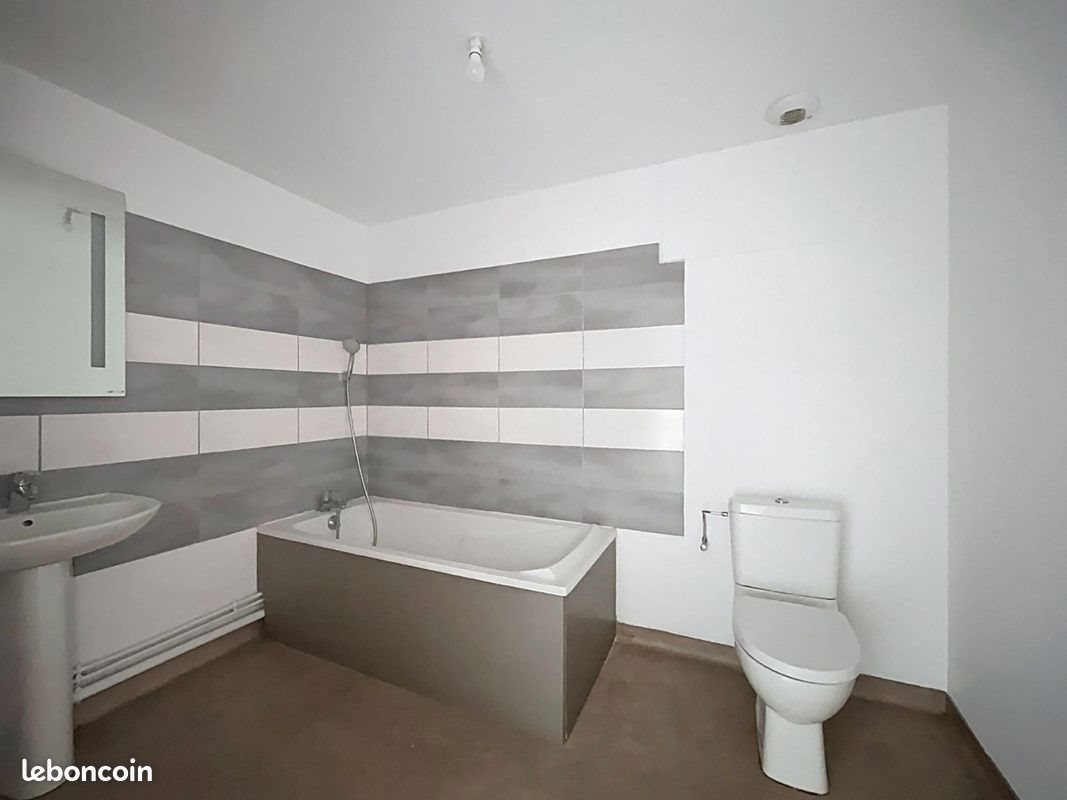 Appartement à louer, 99m², Saint-Amour