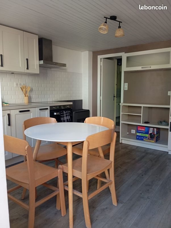 Maison à louer, 70m², Laissac