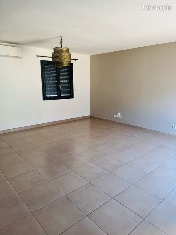 Maison à louer, 80m², Arles