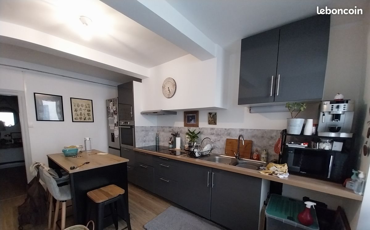 Appartement à louer, 90m², Briatexte