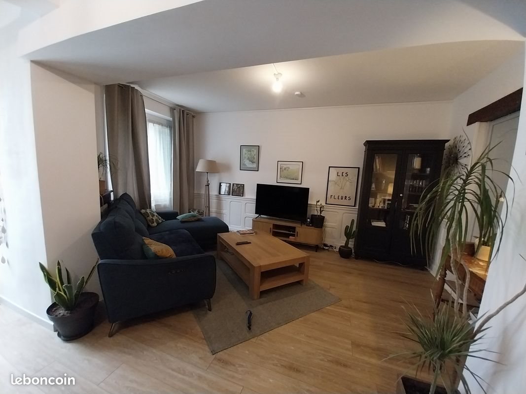 Appartement à louer, 90m², Briatexte