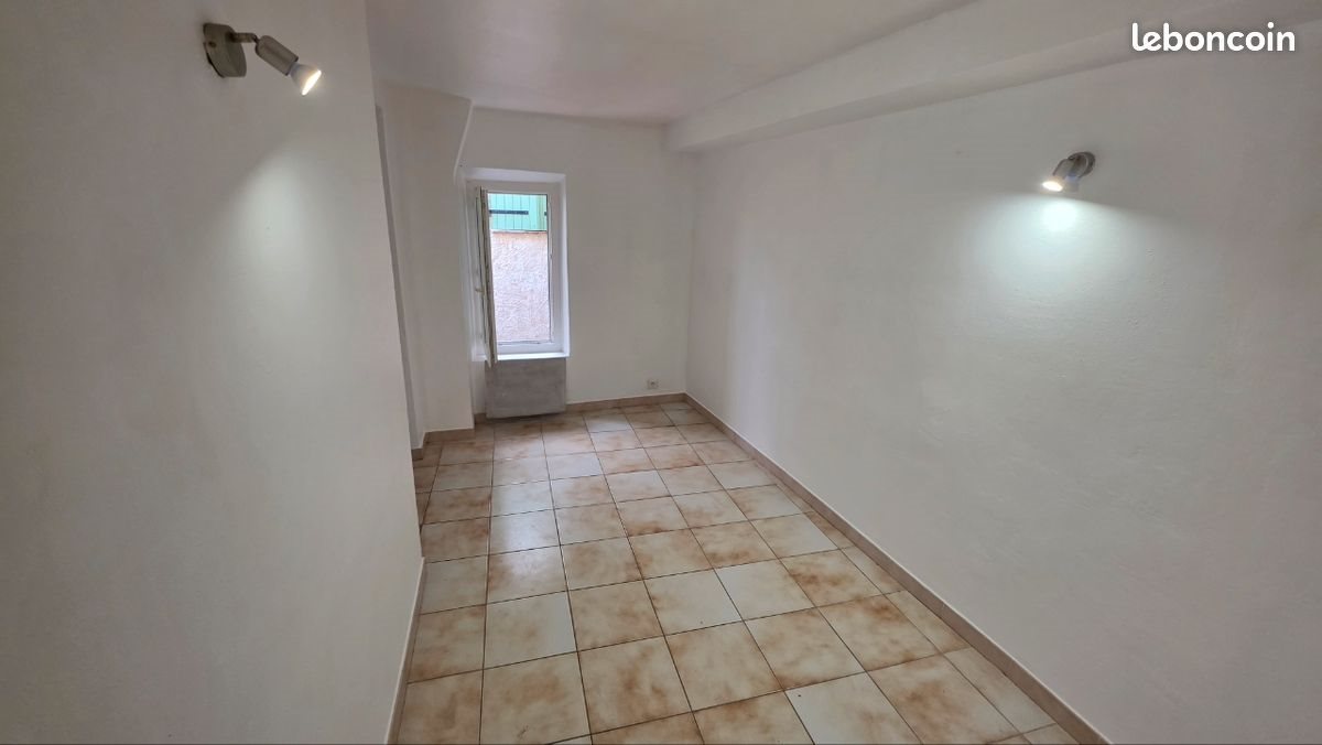 Appartement à louer, 27m², Fayence