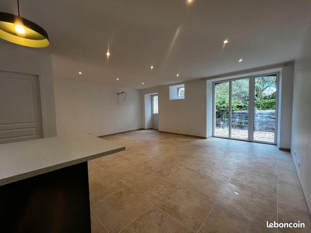 Appartement à louer, 95m², Martel