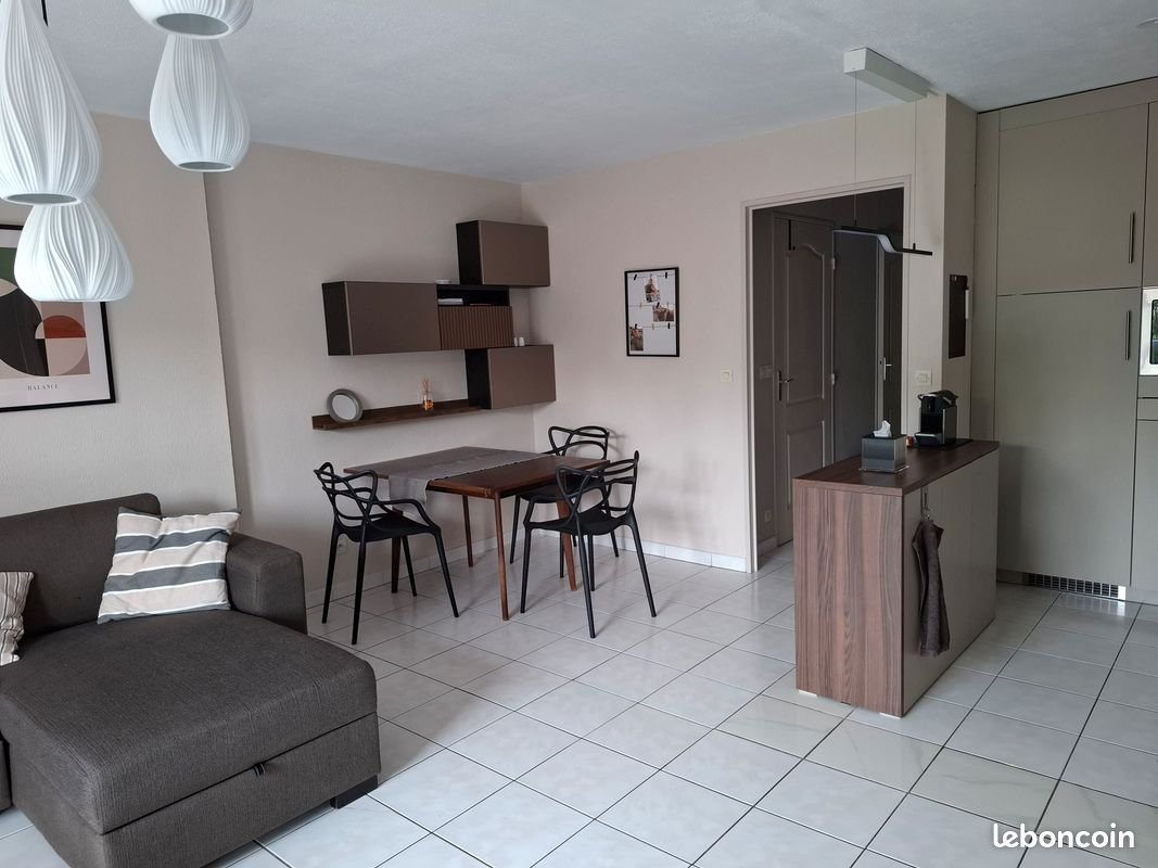 Appartement à louer, 49m², Fréjus