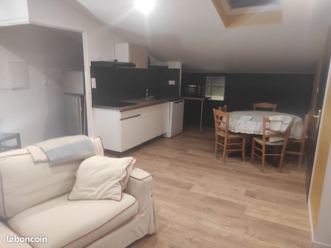 Appartement à louer, 60m², Riez