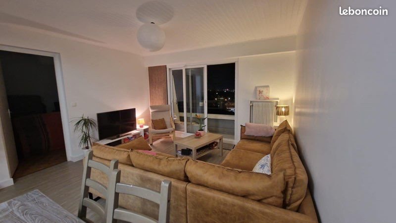 Appartement à louer, 80m², Saint-Genis-Laval