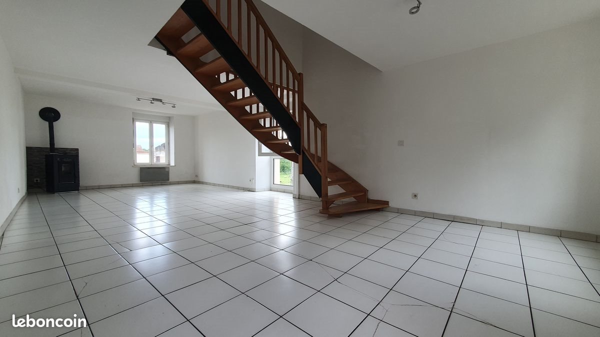 Appartement à louer, 122m², Aillevillers-et-Lyaumont