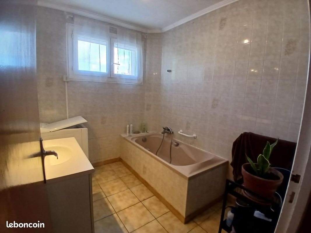 Appartement à louer, 90m², Oraison