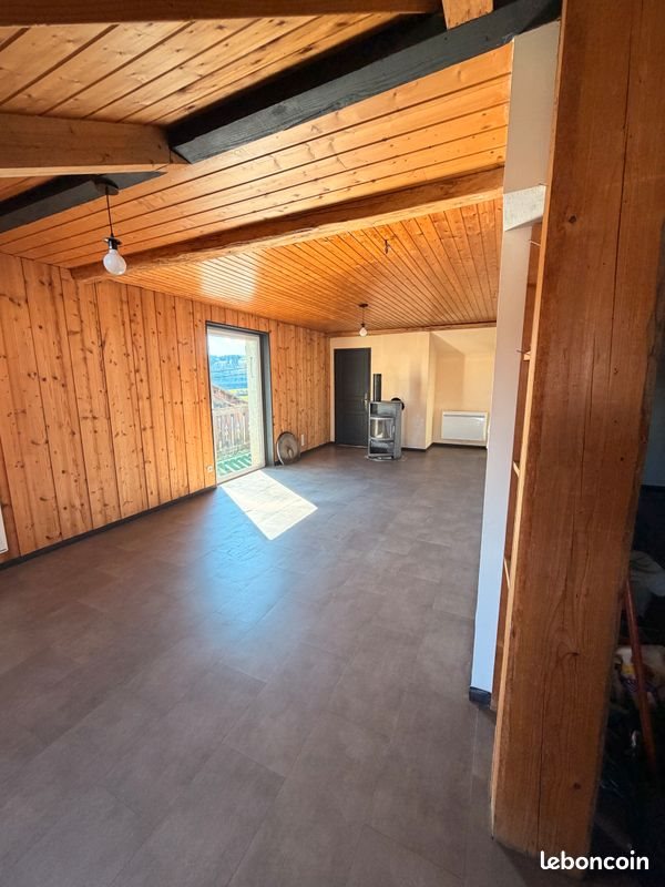 Appartement à louer, 70m², Orchamps-Vennes