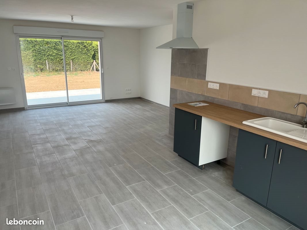 Maison à louer, 80m², Saint-Genest-d'Ambière