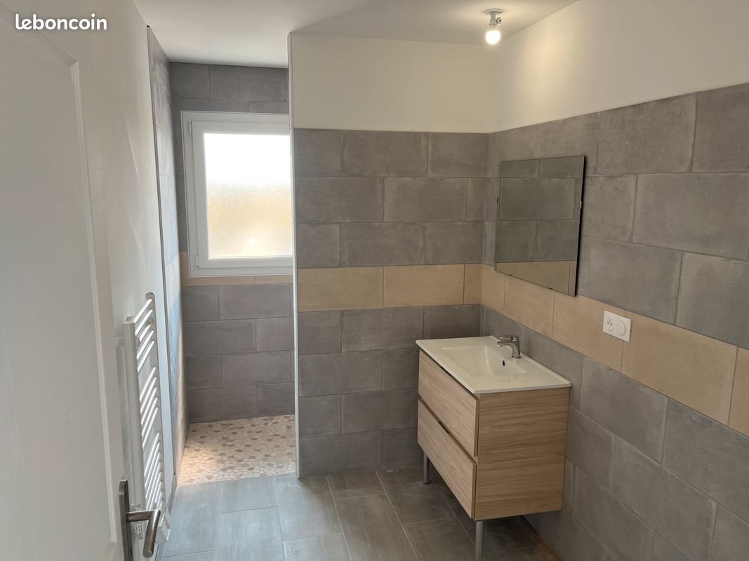 Maison à louer, 80m², Saint-Genest-d'Ambière