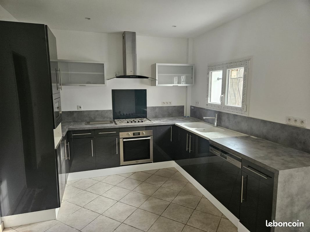 Maison à louer, 130m², Maraussan