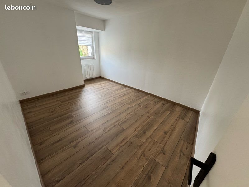 Maison à louer, 35m², Trémorel