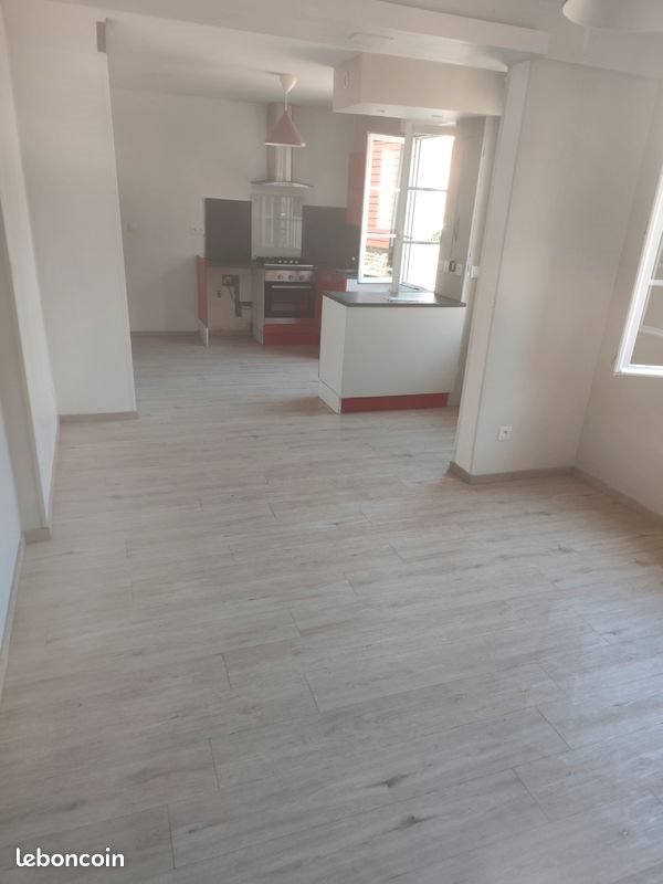 Maison à louer, 52m², Briouze