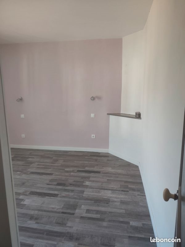 Maison à louer, 52m², Briouze
