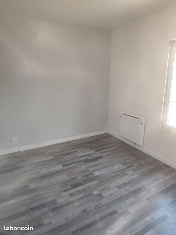 Maison à louer, 52m², Briouze