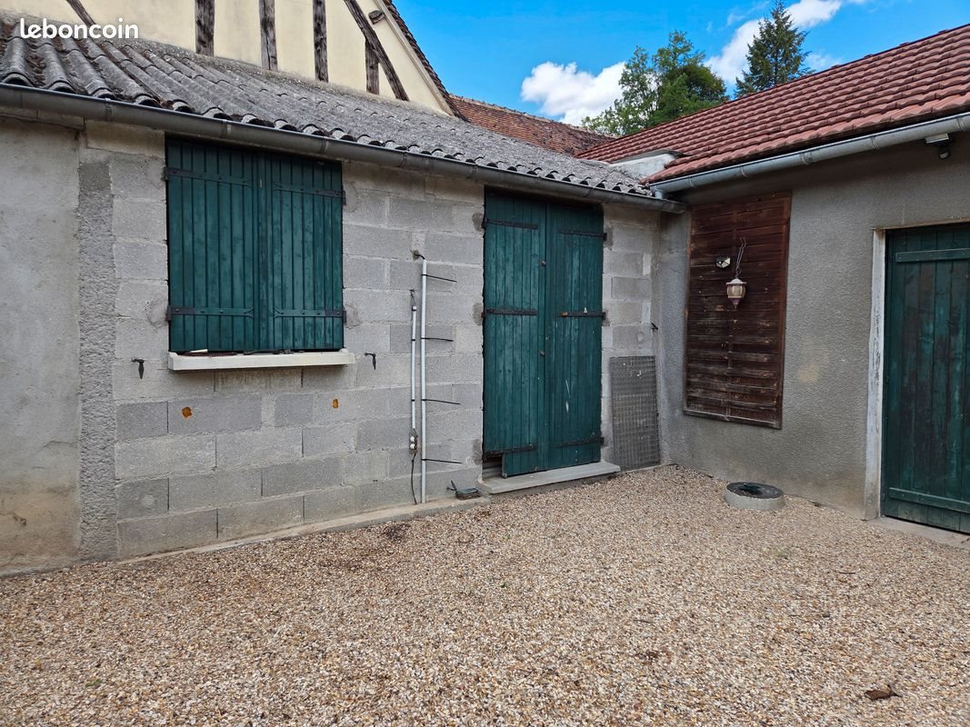 Maison à louer, 21m², Saint-Julien-du-Sault
