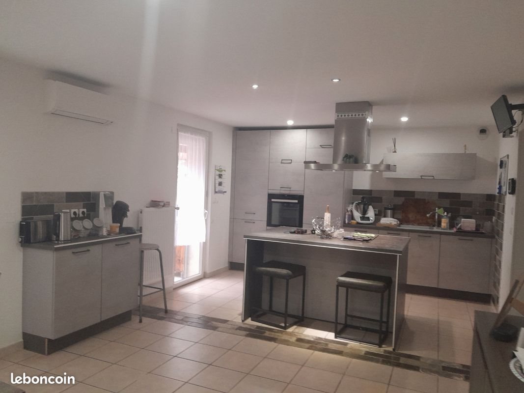 Maison à vendre, 125m², Sainte-Tulle
