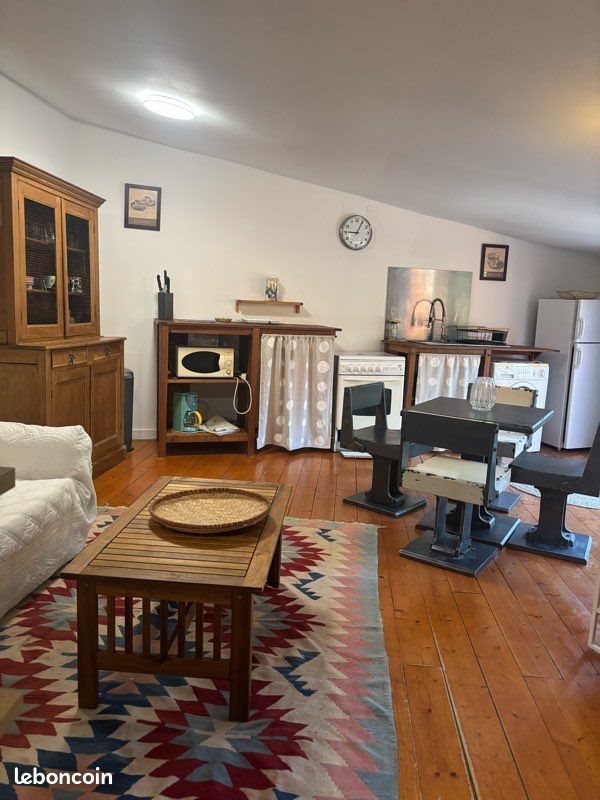 Maison à louer, 45m², Domazan