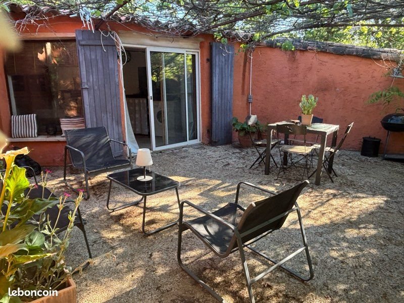 Maison à louer, 45m², Domazan