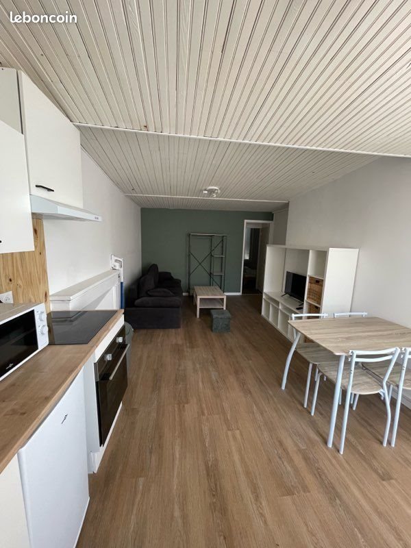 Appartement à louer, 45m², Saintes