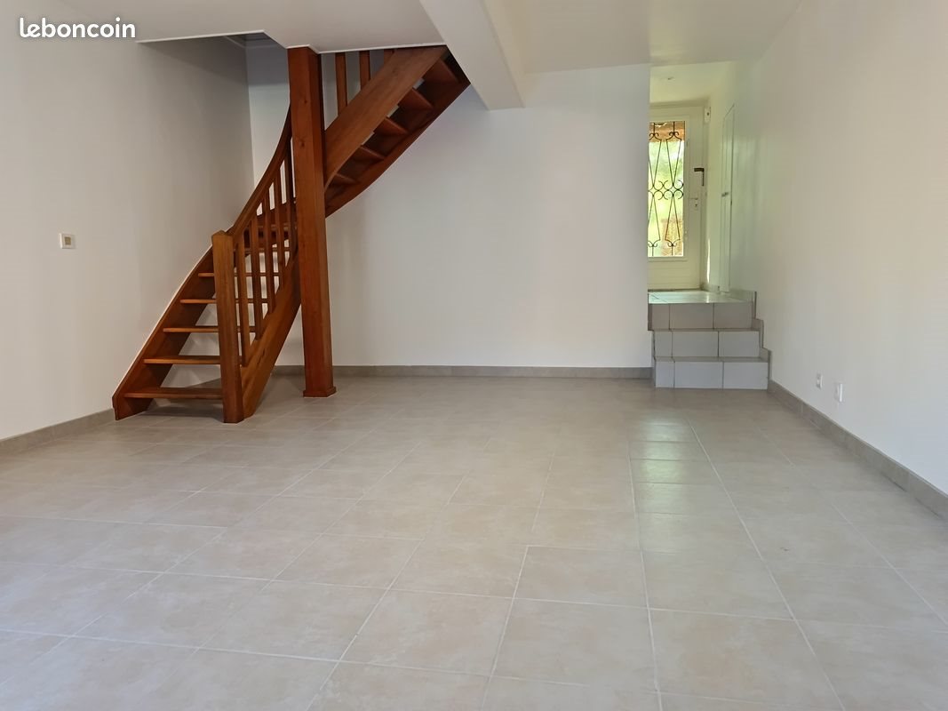 Appartement à louer, 70m², Saint-Vérand