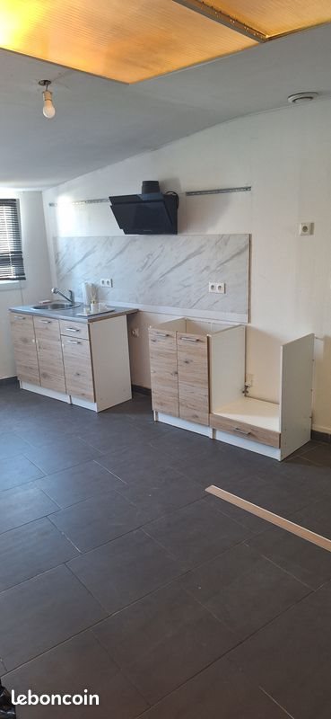 Appartement à louer, 35m², Roost-Warendin