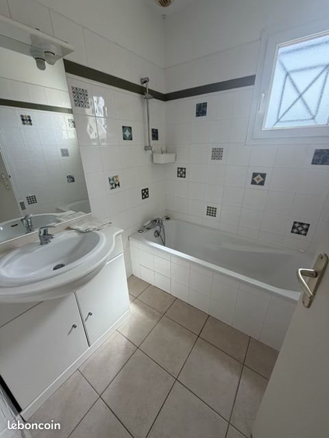 Maison à louer, 82m², Branne