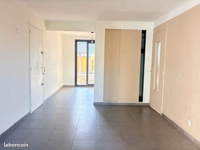 Appartement à louer, 53m², Aubagne
