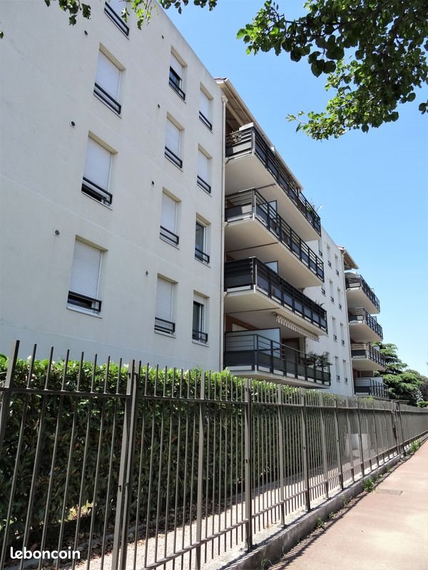 Appartement à louer, 45m², Pierre-Bénite