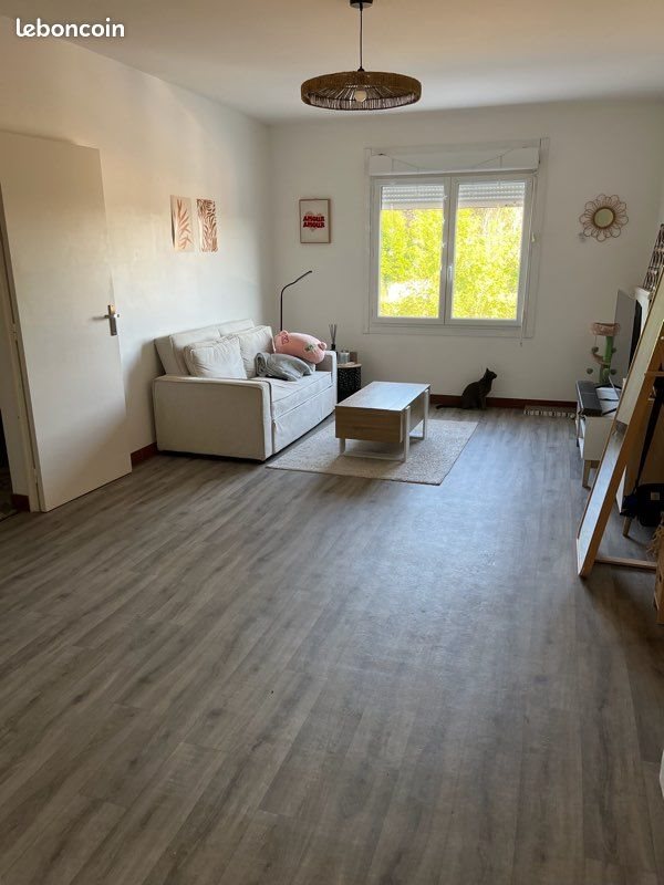 Appartement à louer, 70m², Saintes