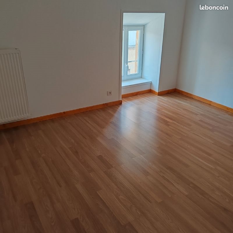 Maison à louer, 110m², Montmarault