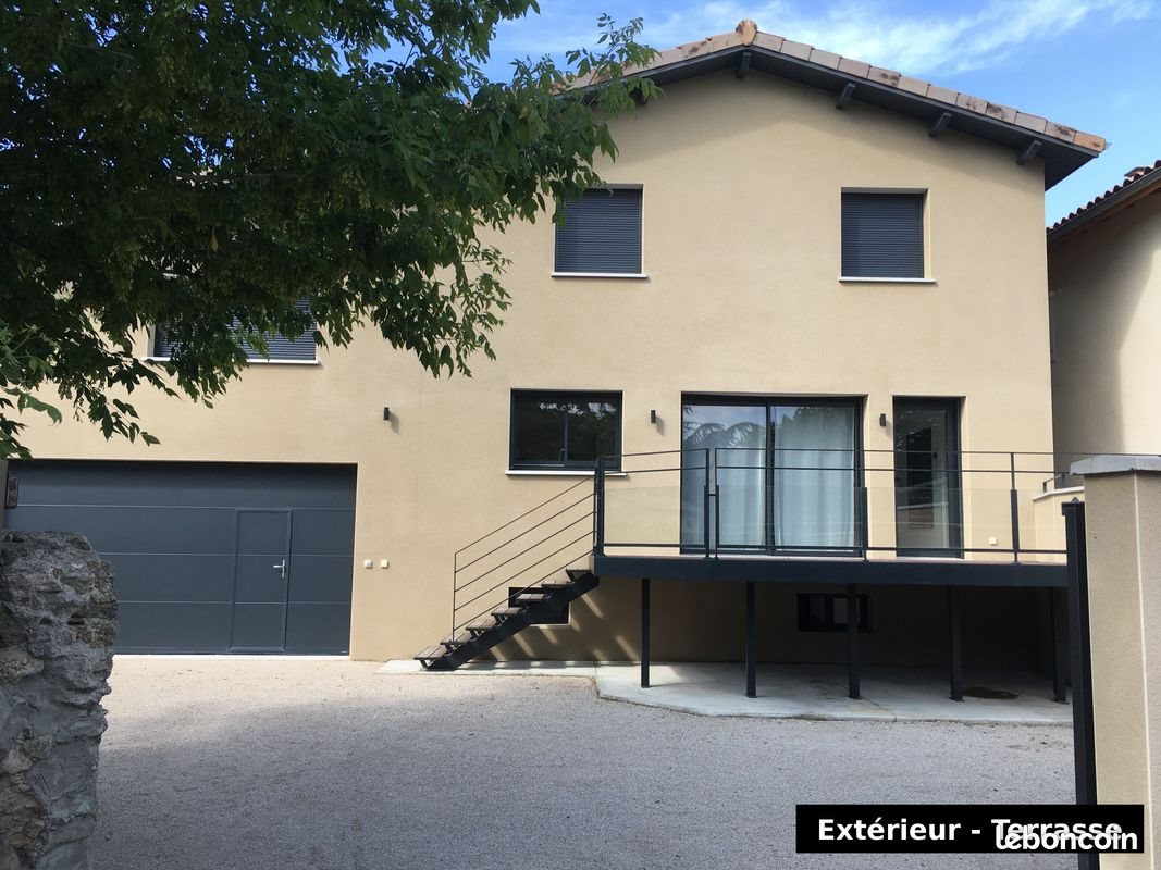 Maison à louer, 156m², Glun