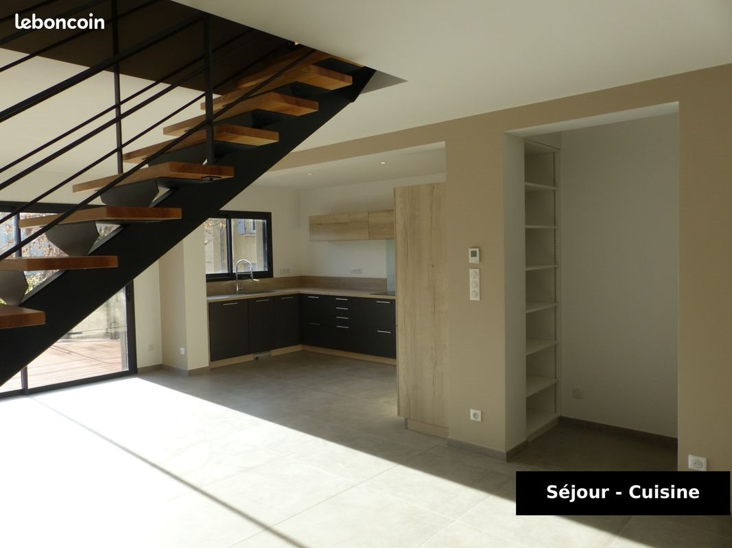 Maison à louer, 156m², Glun