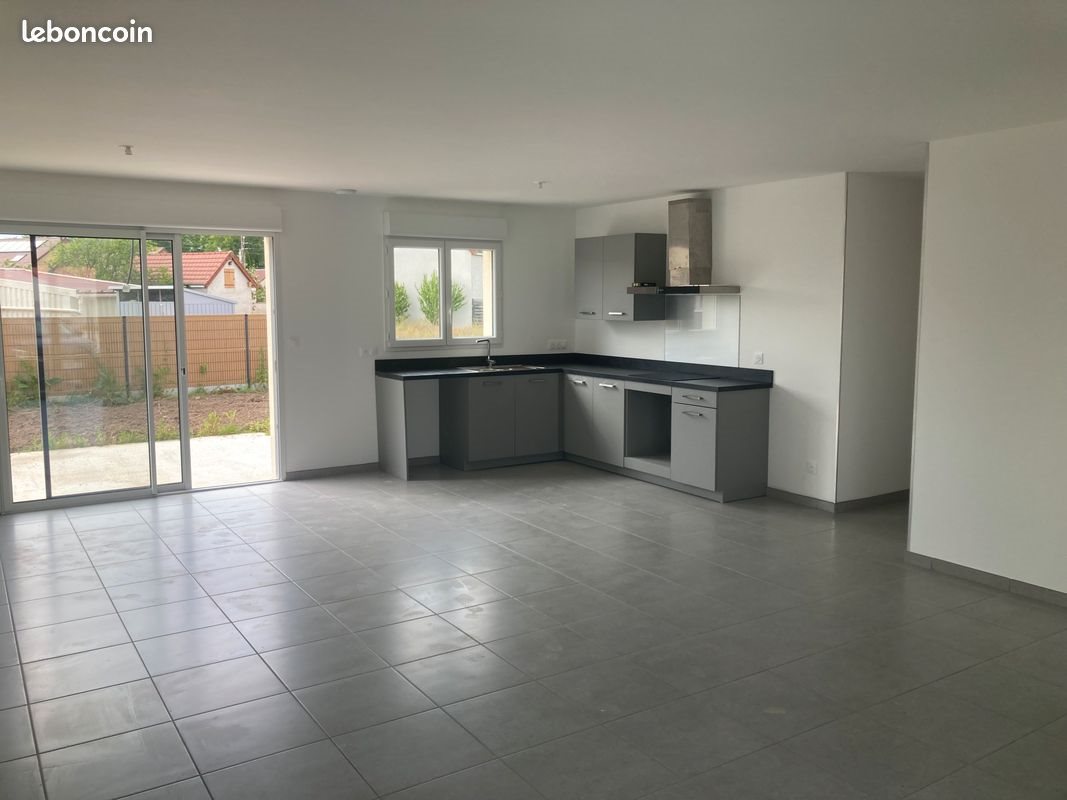Maison à louer, 98m², Saint-Rémy-en-Rollat