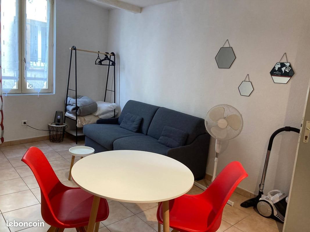 Appartement à louer, 22m², Riez