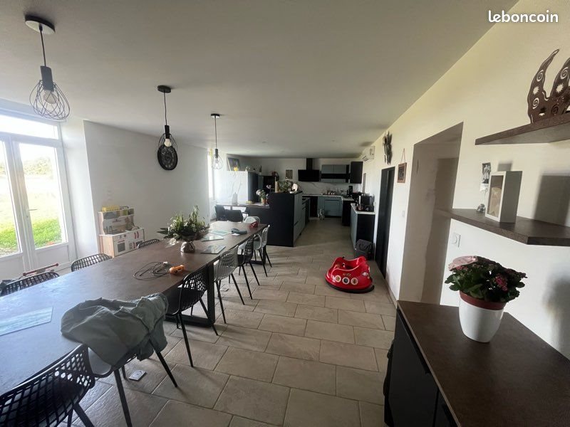Maison à vendre, 400m², Valence-en-Poitou