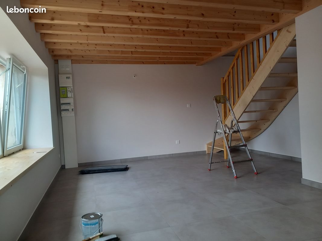Maison à louer, 80m², Chambost-Longessaigne