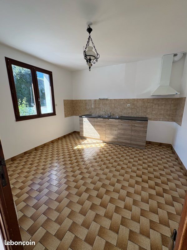 Maison à louer, 98m², Saint-Nicolas-du-Pélem