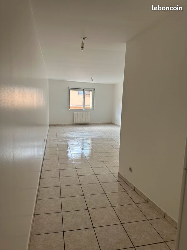 Appartement à louer, 90m², Grigny