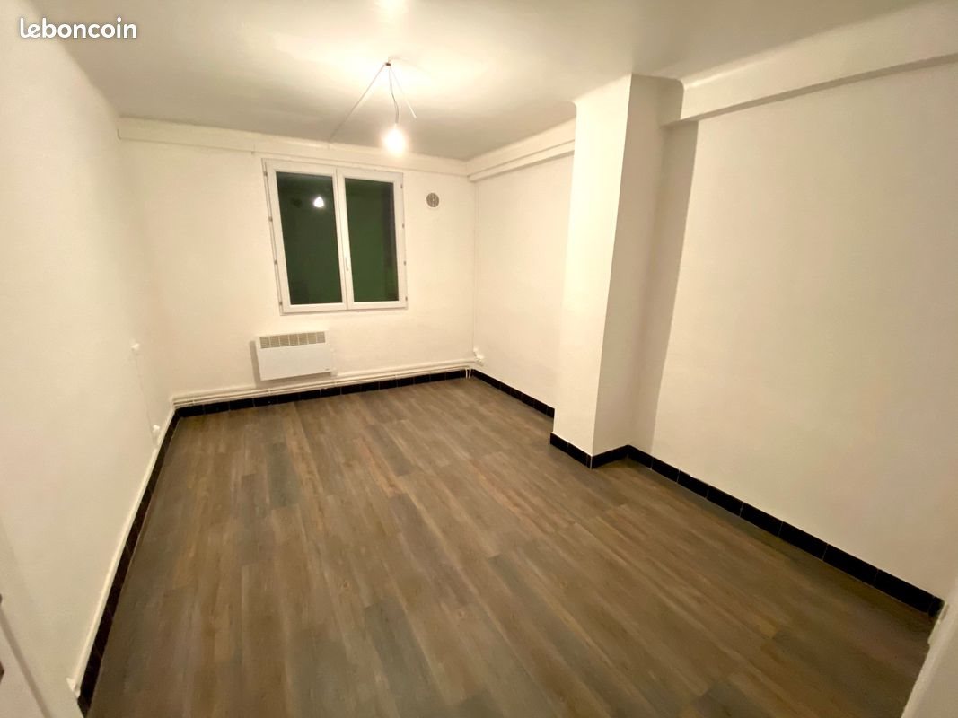 Maison à louer, 45m², Pieusse