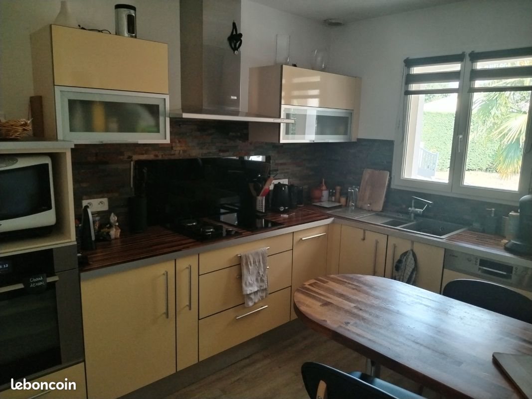 Maison à louer, 95m², Pisany