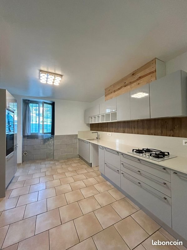 Appartement à vendre, 72m², Simiane-Collongue