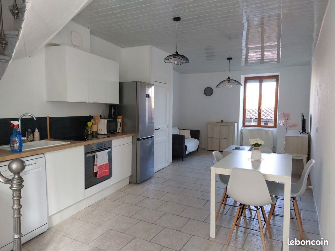 Maison à louer, 82m², Corent