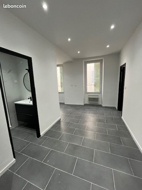 Appartement à louer, 47m², Marseille 5ème