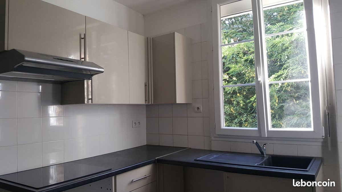 Appartement à louer, 32m², Saint-Cyr-l'Ecole